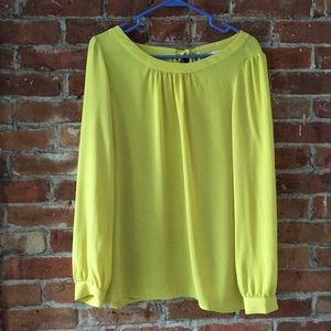 Bright yellow blouse 🌼